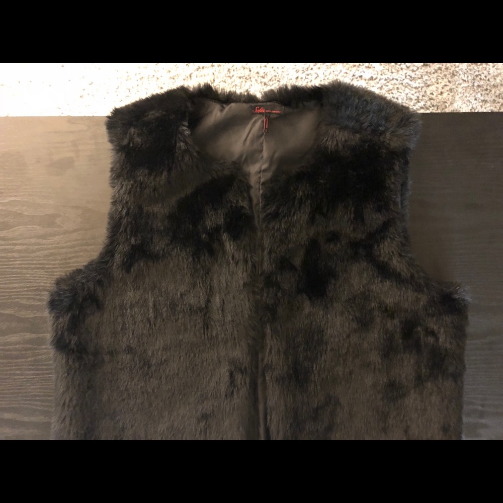 Sophia Vegara Black Dayx Fur Vest, Size: L